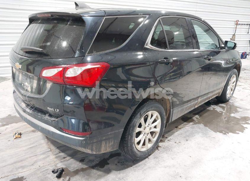 Photo 4 of 2018 Chevrolet Equinox LT (VIN 2GNAXSEV2J6111892)