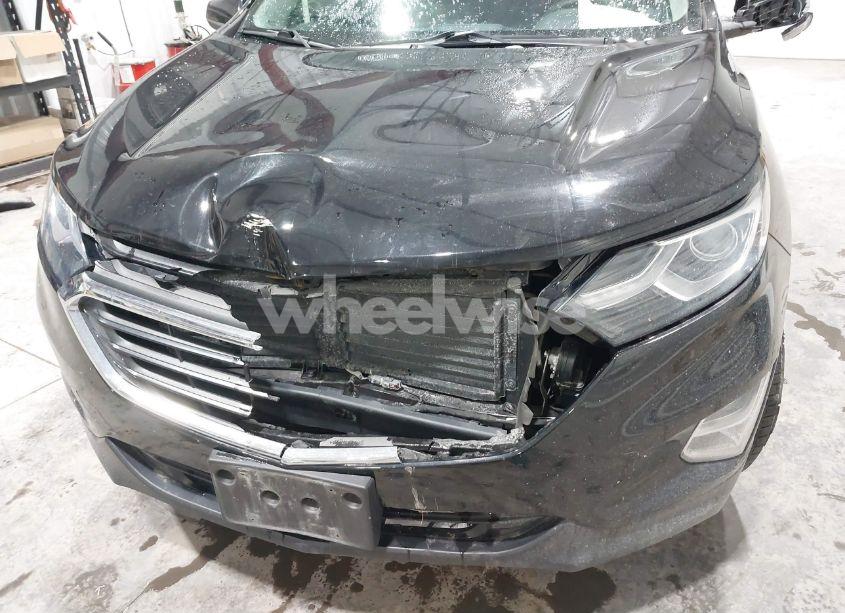 Photo 6 of 2018 Chevrolet Equinox LT (VIN 2GNAXSEV2J6111892)