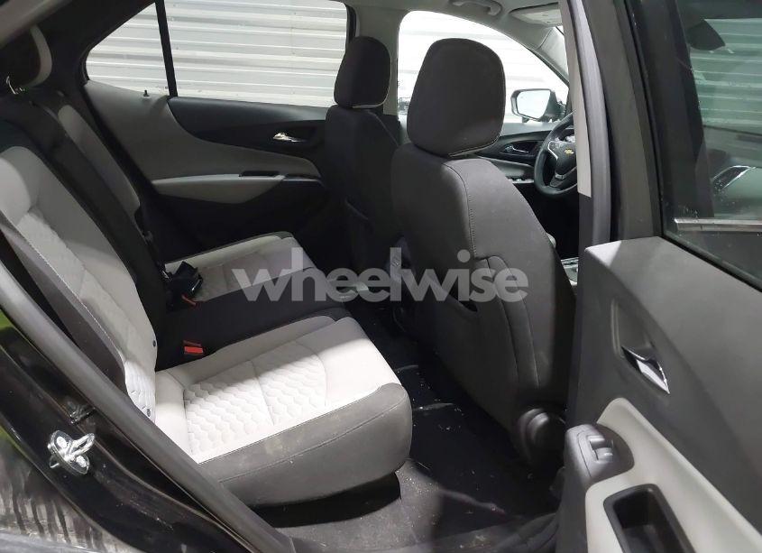 Photo 8 of 2018 Chevrolet Equinox LT (VIN 2GNAXSEV2J6111892)