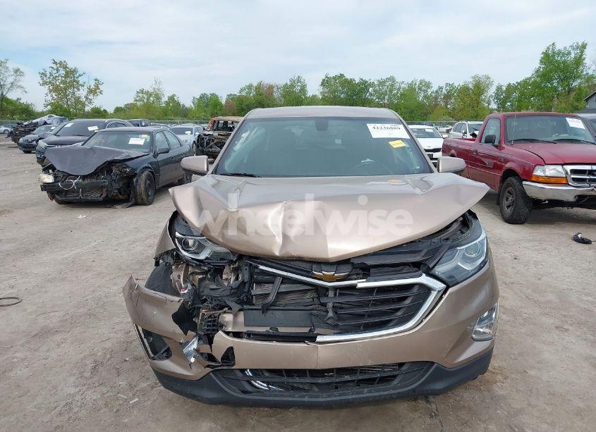 Photo 12 of 2018 Chevrolet Equinox LT (VIN 2GNAXSEV2J6165662)