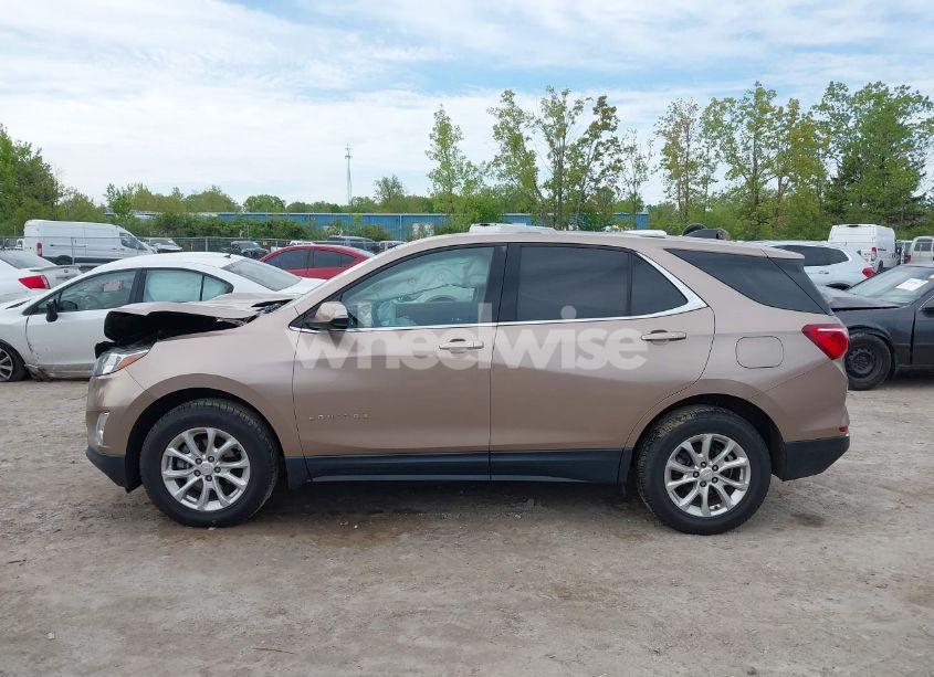 Photo 14 of 2018 Chevrolet Equinox LT (VIN 2GNAXSEV2J6165662)