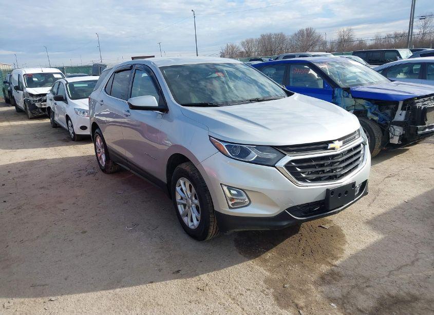 2018 Chevrolet Equinox LT (VIN 2GNAXSEV2J6183661) main photo