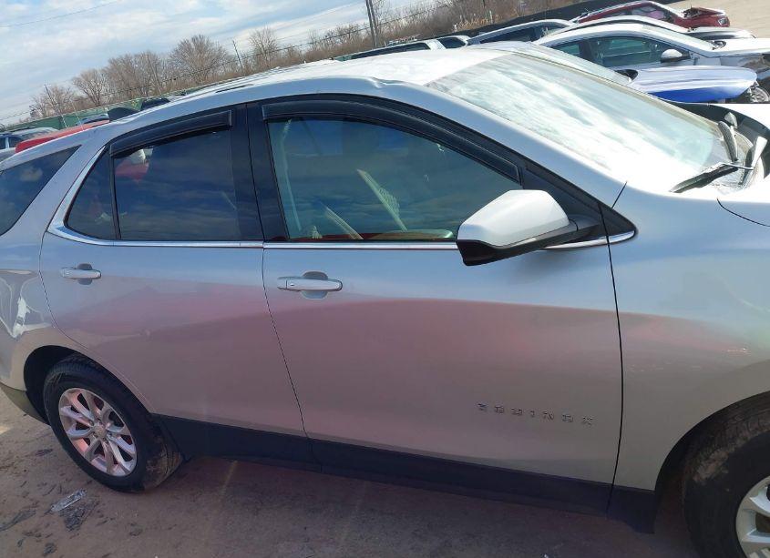 Photo 13 of 2018 Chevrolet Equinox LT (VIN 2GNAXSEV2J6183661)