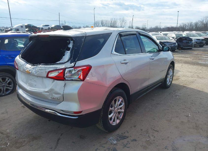 Photo 4 of 2018 Chevrolet Equinox LT (VIN 2GNAXSEV2J6183661)