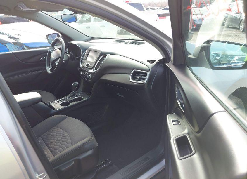 Photo 5 of 2018 Chevrolet Equinox LT (VIN 2GNAXSEV2J6183661)