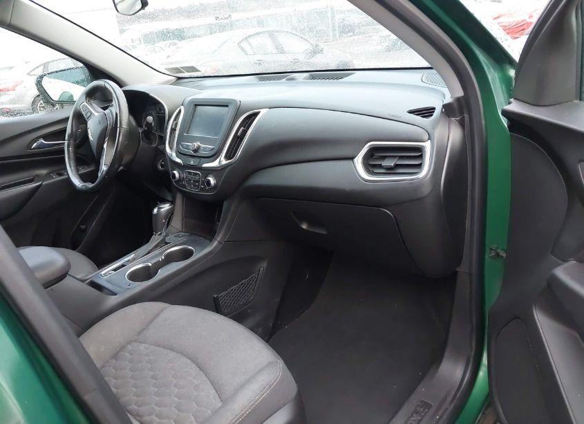 Photo 5 of 2018 Chevrolet Equinox LT (VIN 2GNAXSEV2J6252252)