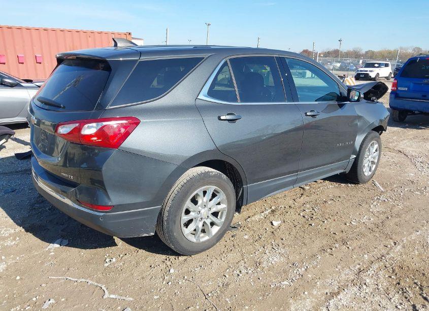 Photo 4 of 2018 Chevrolet Equinox LT (VIN 2GNAXSEV2J6325894)