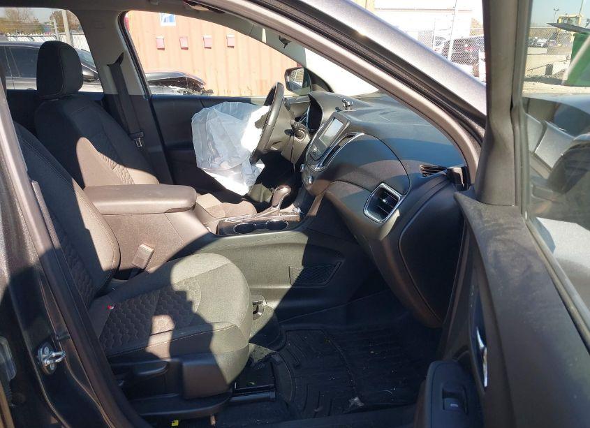 Photo 5 of 2018 Chevrolet Equinox LT (VIN 2GNAXSEV2J6325894)