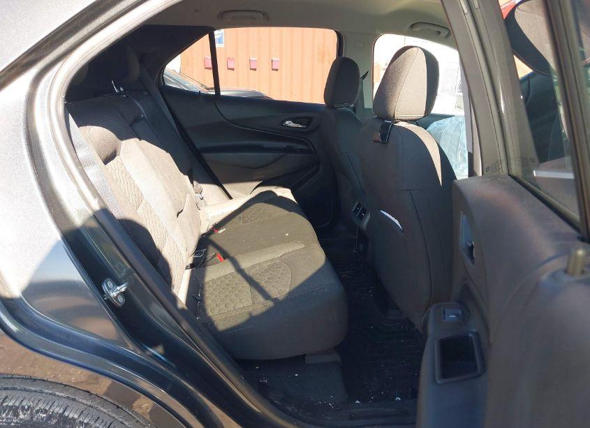 Photo 8 of 2018 Chevrolet Equinox LT (VIN 2GNAXSEV2J6325894)