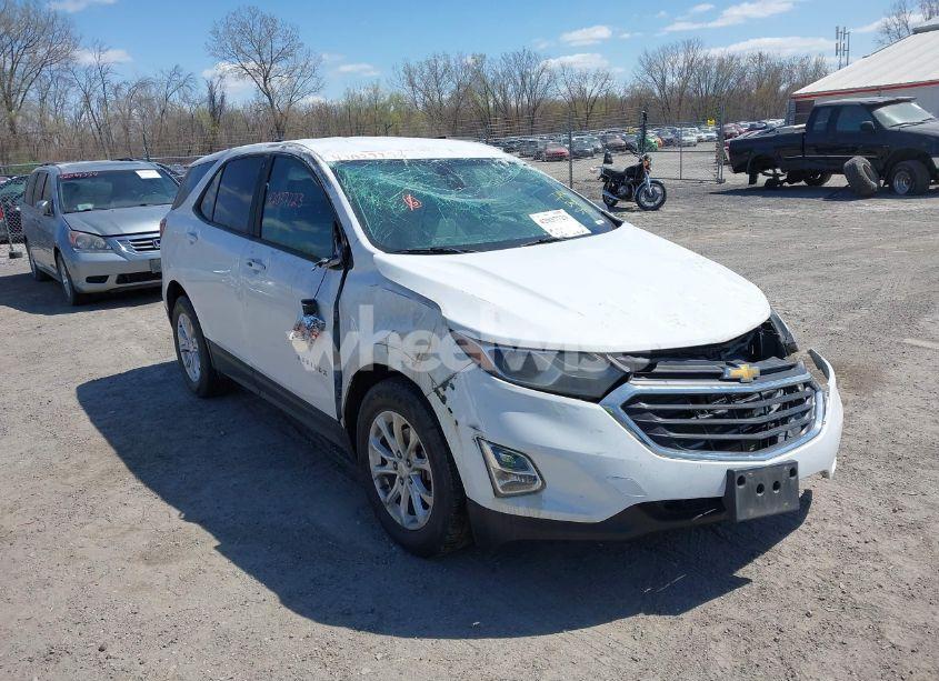 2020 Chevrolet Equinox AWD LS (VIN 2GNAXSEV2L6104668) main photo