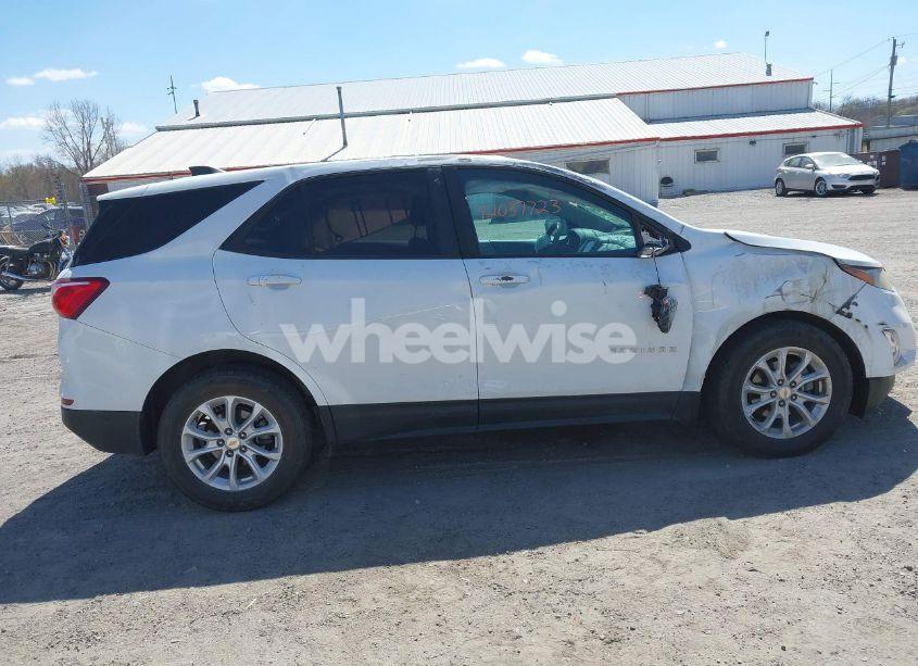 Photo 13 of 2020 Chevrolet Equinox AWD LS (VIN 2GNAXSEV2L6104668)