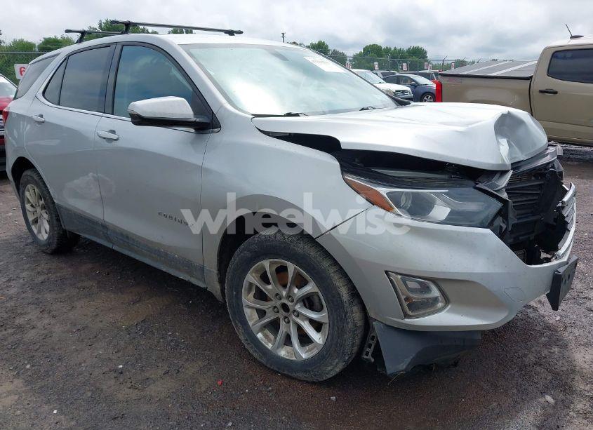 2018 Chevrolet Equinox LT (VIN 2GNAXSEV3J6157859) main photo