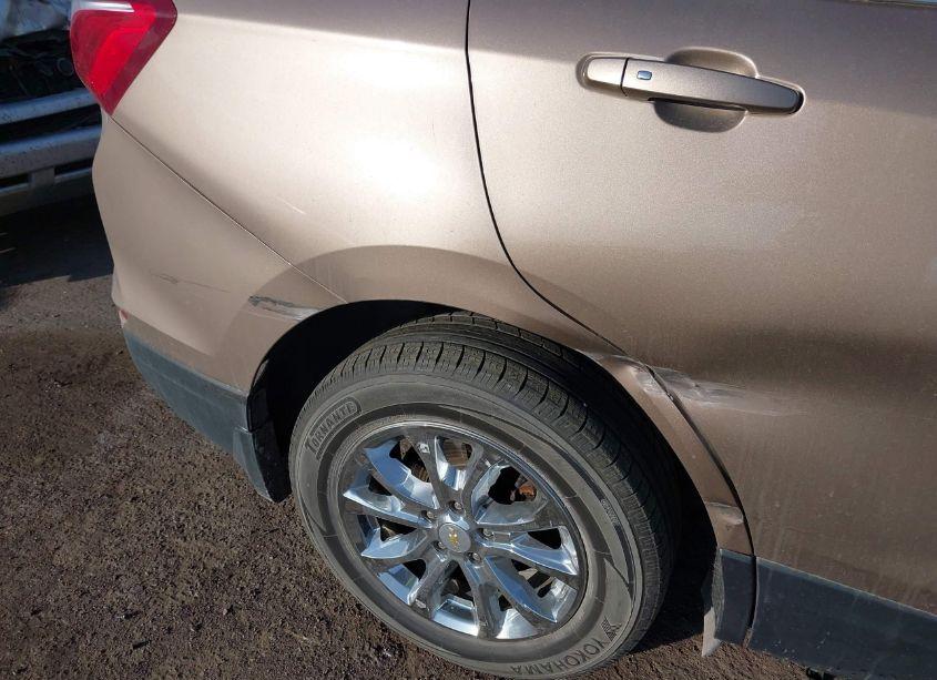 Photo 18 of 2018 Chevrolet Equinox LT (VIN 2GNAXSEV3J6228381)