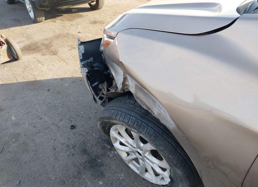 Photo 20 of 2018 Chevrolet Equinox LT (VIN 2GNAXSEV3J6228381)