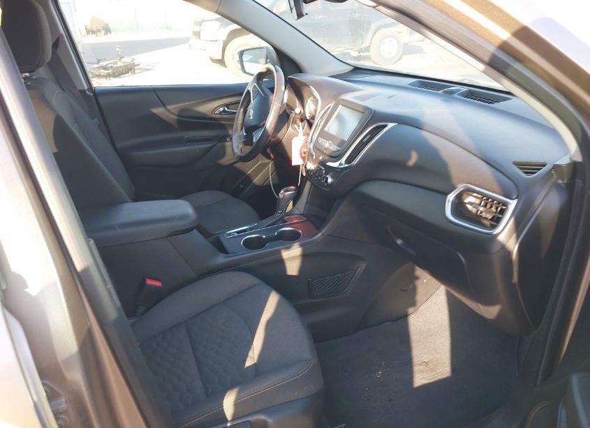 Photo 5 of 2018 Chevrolet Equinox LT (VIN 2GNAXSEV3J6228381)