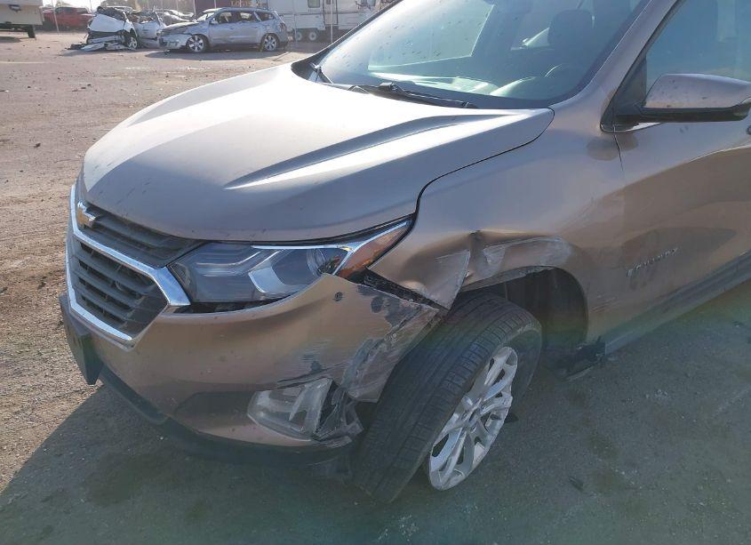 Photo 6 of 2018 Chevrolet Equinox LT (VIN 2GNAXSEV3J6228381)