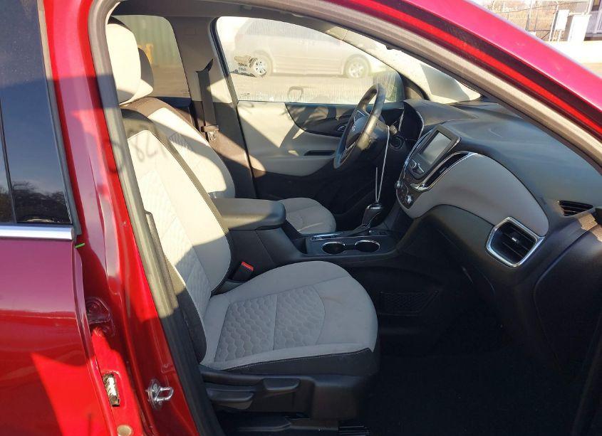 Photo 5 of 2018 Chevrolet Equinox LT (VIN 2GNAXSEV3J6231071)