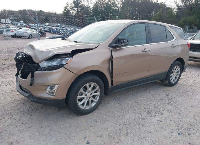 Photo 2 of 2018 Chevrolet Equinox LT (VIN 2GNAXSEV3J6256875)