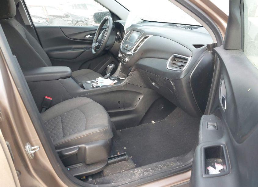 Photo 5 of 2018 Chevrolet Equinox LT (VIN 2GNAXSEV3J6256875)