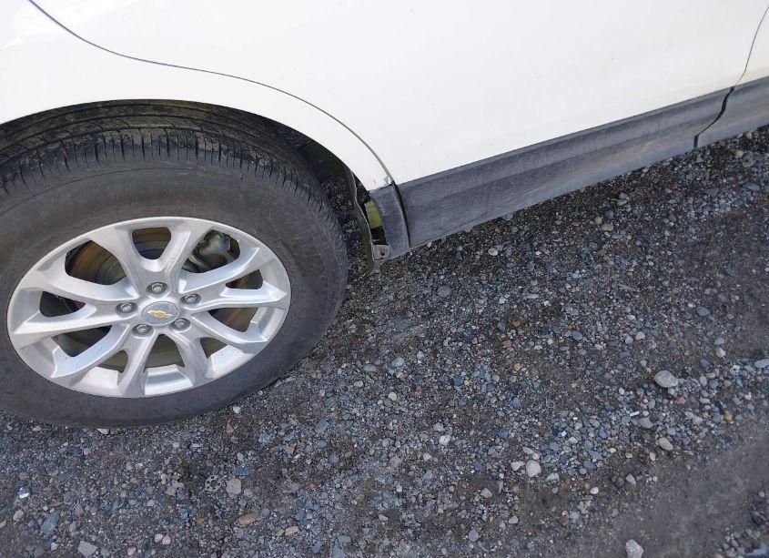 Photo 12 of 2018 Chevrolet Equinox LT (VIN 2GNAXSEV3J6281047)