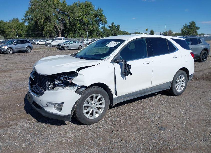 Photo 2 of 2018 Chevrolet Equinox LT (VIN 2GNAXSEV3J6281047)
