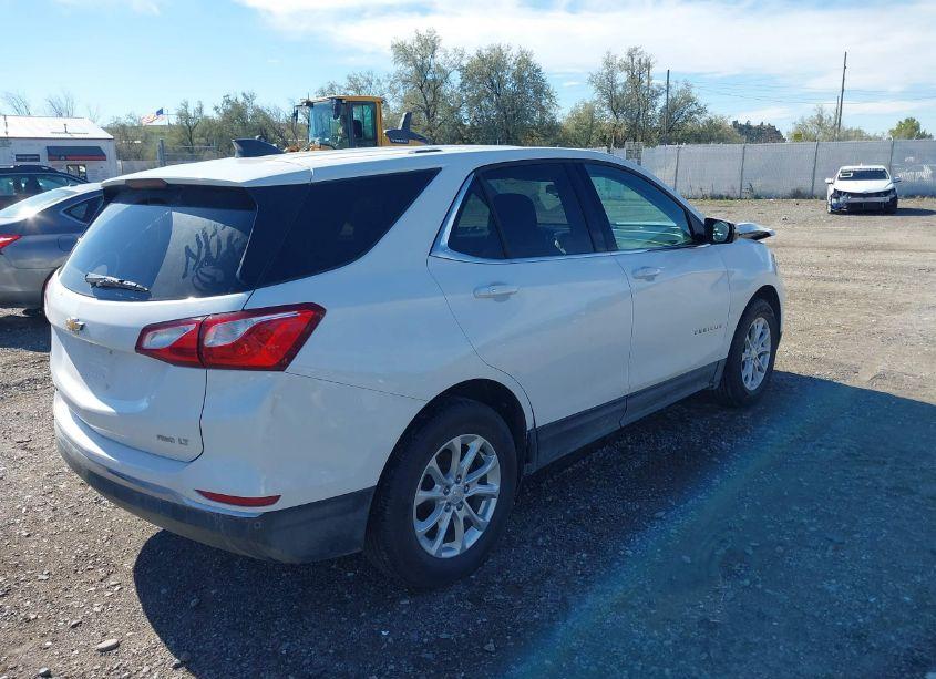 Photo 4 of 2018 Chevrolet Equinox LT (VIN 2GNAXSEV3J6281047)