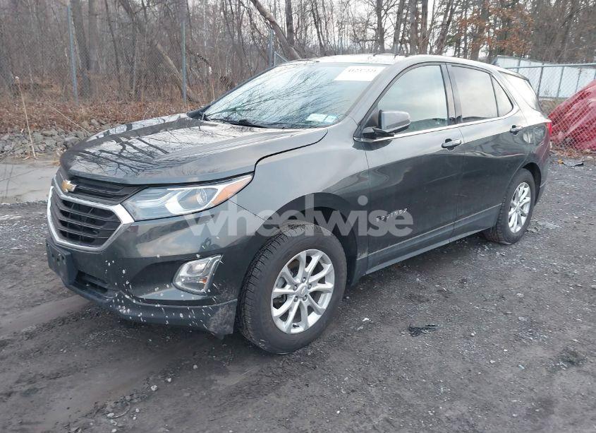 Photo 2 of 2018 Chevrolet Equinox LT (VIN 2GNAXSEV3J6308599)