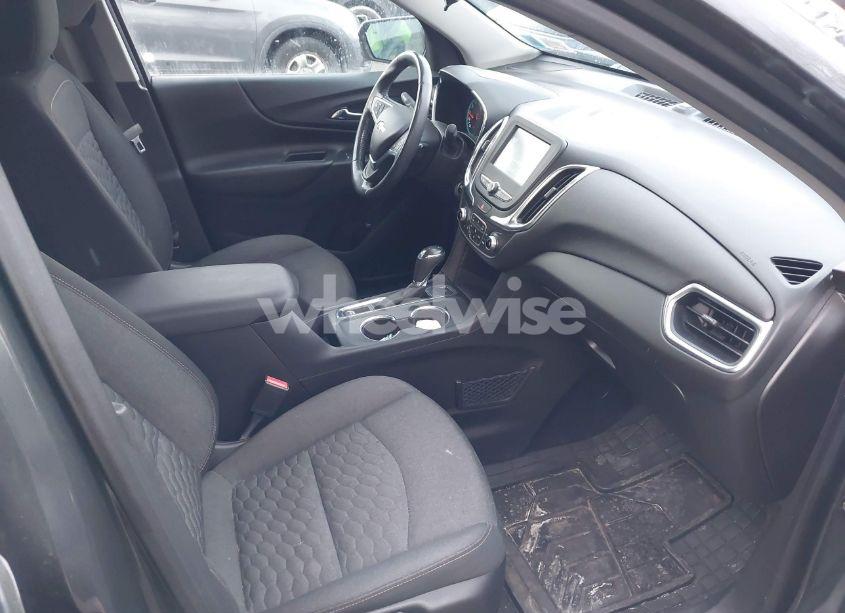 Photo 5 of 2018 Chevrolet Equinox LT (VIN 2GNAXSEV3J6308599)