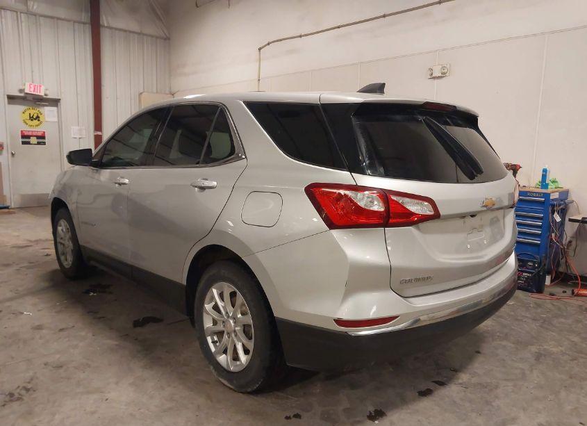 Photo 3 of 2018 Chevrolet Equinox LT (VIN 2GNAXSEV3J6309235)