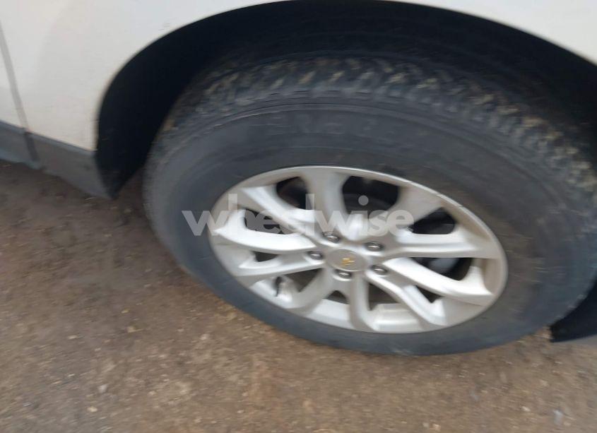 Photo 12 of 2019 Chevrolet Equinox LS (VIN 2GNAXSEV3K6215731)