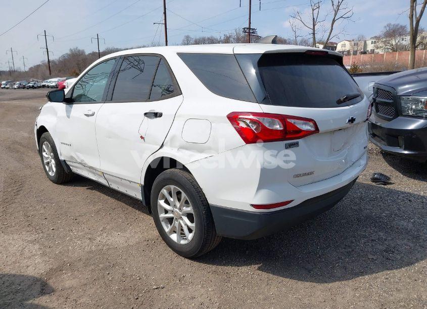 Photo 3 of 2019 Chevrolet Equinox LS (VIN 2GNAXSEV3K6215731)