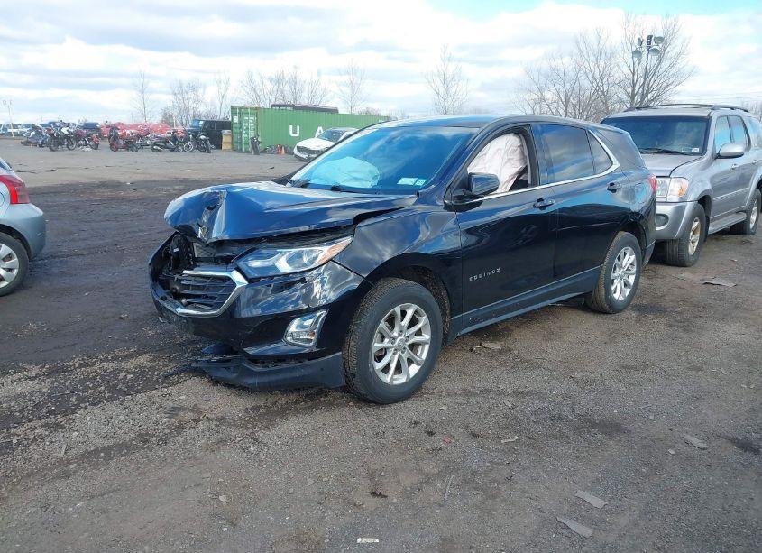 Photo 2 of 2018 Chevrolet Equinox LT (VIN 2GNAXSEV4J6111389)