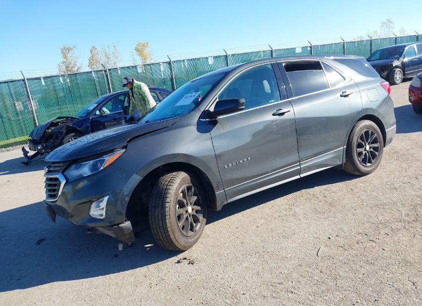 Photo 2 of 2018 Chevrolet Equinox LT (VIN 2GNAXSEV4J6156459)