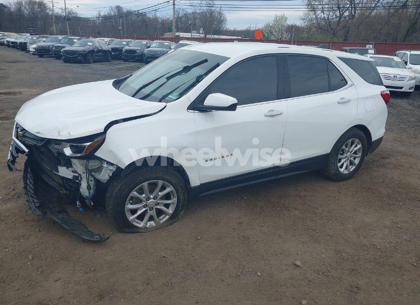 Photo 2 of 2018 Chevrolet Equinox LT (VIN 2GNAXSEV4J6203733)