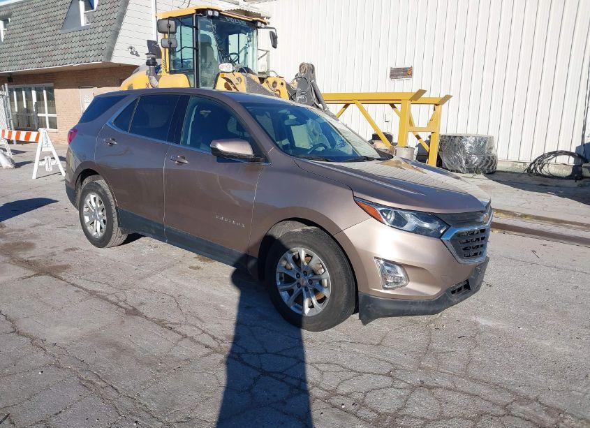 2018 Chevrolet Equinox LT (VIN 2GNAXSEV4J6218023) main photo