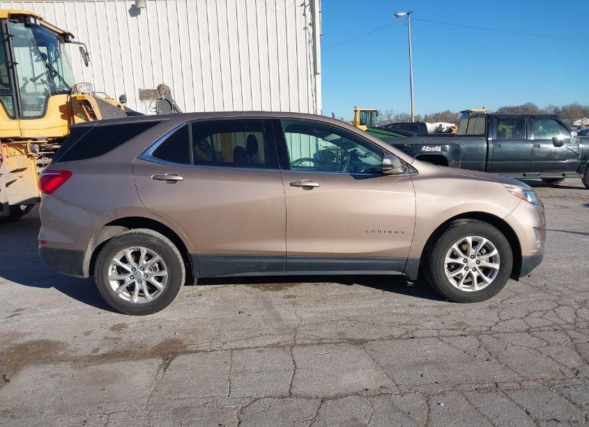 Photo 13 of 2018 Chevrolet Equinox LT (VIN 2GNAXSEV4J6218023)