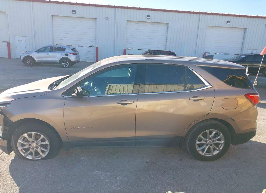 Photo 14 of 2018 Chevrolet Equinox LT (VIN 2GNAXSEV4J6218023)