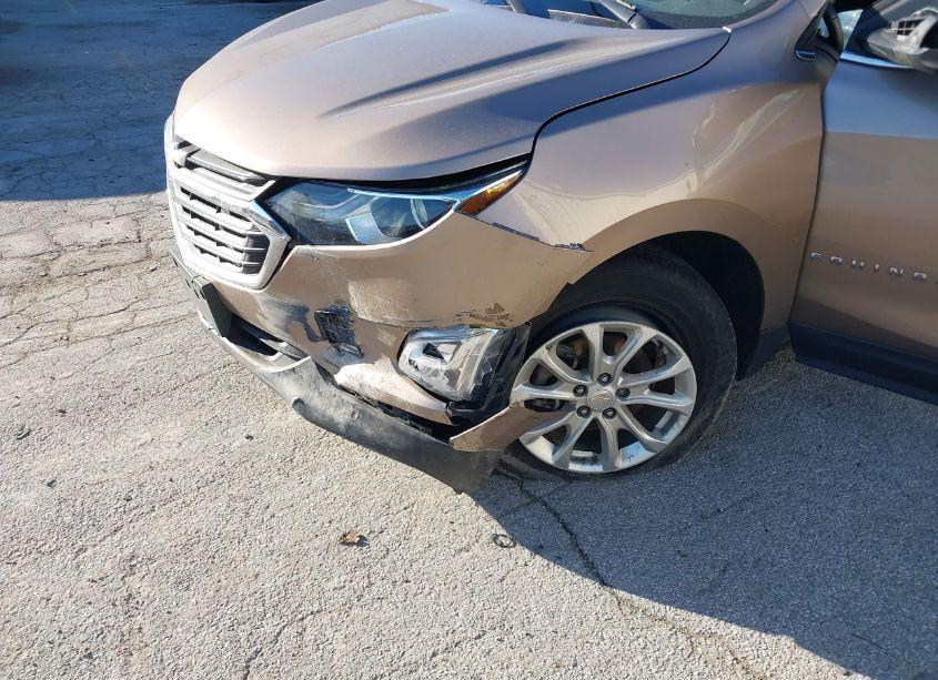 Photo 6 of 2018 Chevrolet Equinox LT (VIN 2GNAXSEV4J6218023)