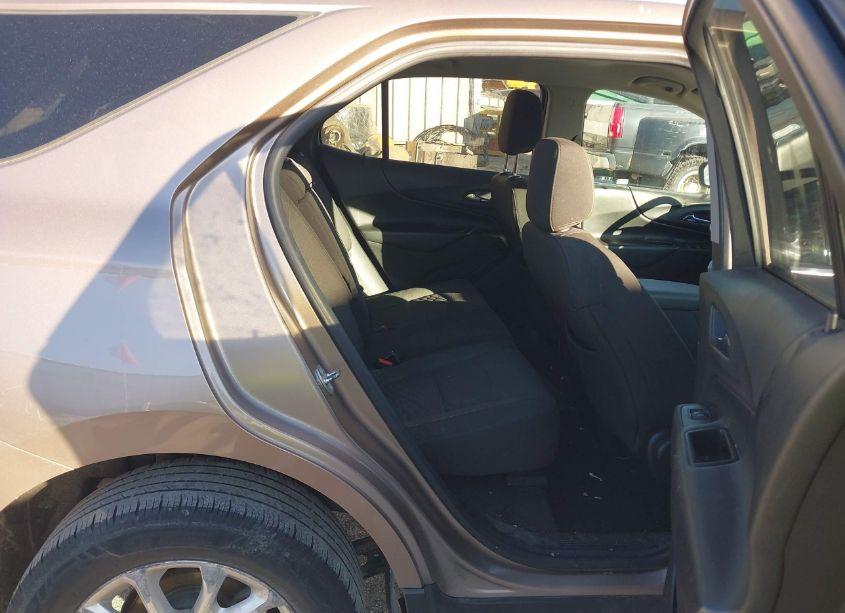 Photo 8 of 2018 Chevrolet Equinox LT (VIN 2GNAXSEV4J6218023)