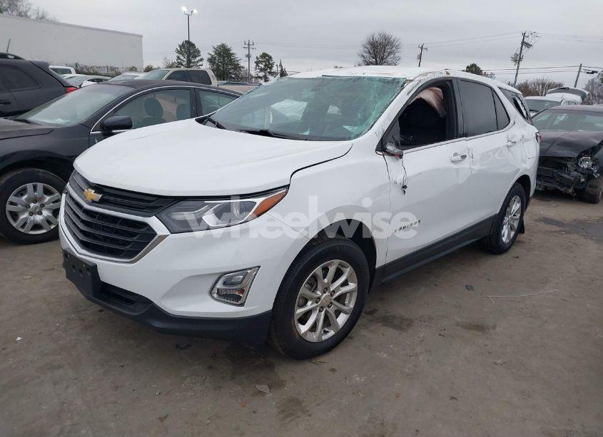 Photo 2 of 2018 Chevrolet Equinox LT (VIN 2GNAXSEV4J6225893)