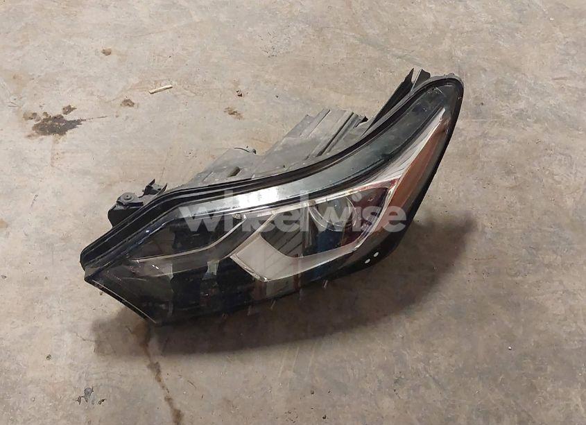 Photo 12 of 2018 Chevrolet Equinox LT (VIN 2GNAXSEV4J6246923)