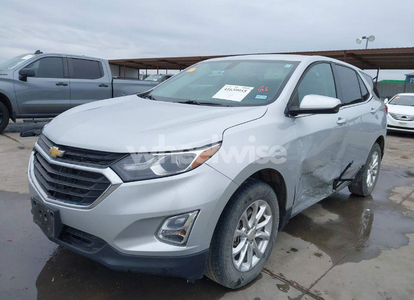 Photo 2 of 2018 Chevrolet Equinox LT (VIN 2GNAXSEV4J6281378)