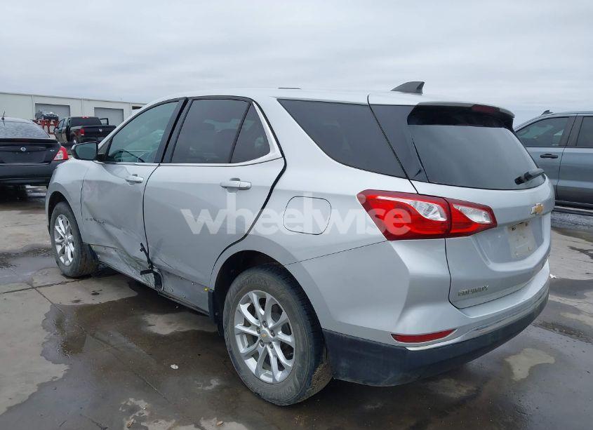 Photo 3 of 2018 Chevrolet Equinox LT (VIN 2GNAXSEV4J6281378)