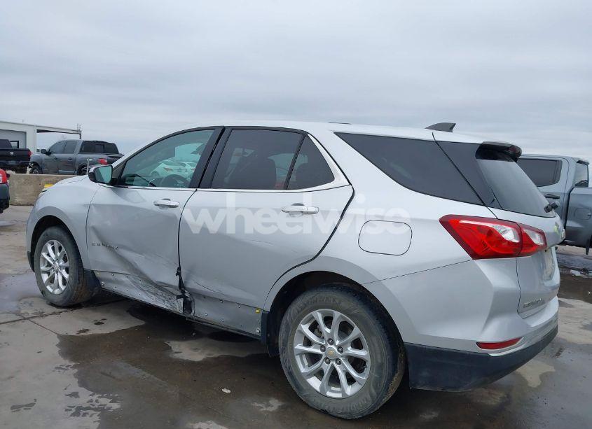 Photo 6 of 2018 Chevrolet Equinox LT (VIN 2GNAXSEV4J6281378)
