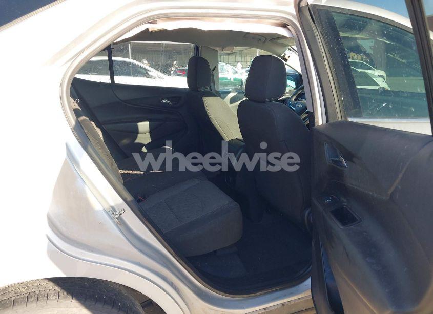 Photo 8 of 2018 Chevrolet Equinox LT (VIN 2GNAXSEV4J6281378)