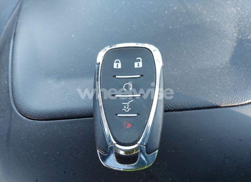 Photo 11 of 2018 Chevrolet Equinox (VIN 2GNAXSEV4J6295216)