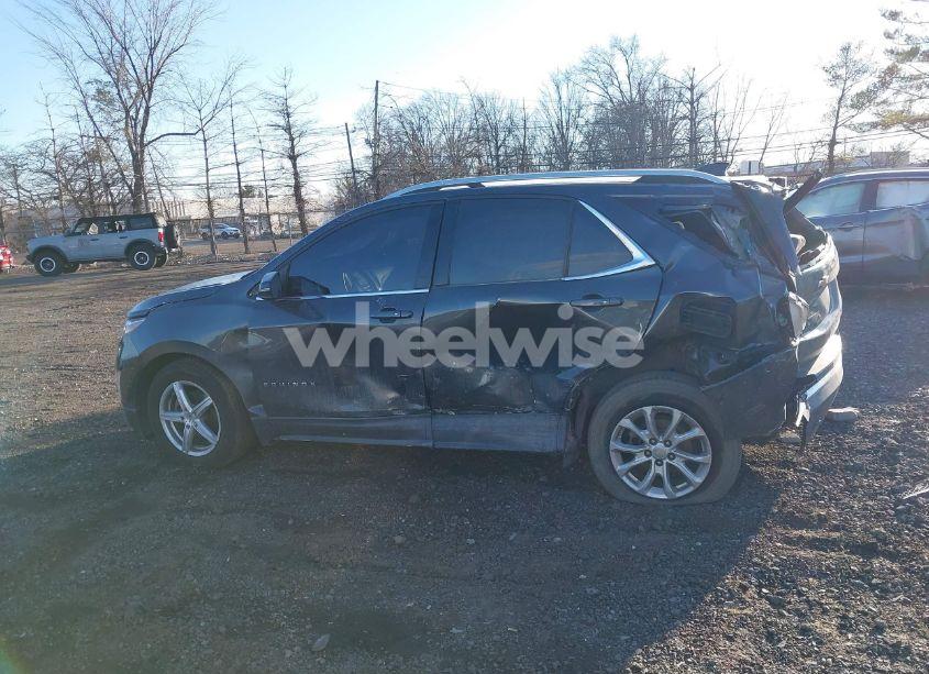 Photo 14 of 2018 Chevrolet Equinox (VIN 2GNAXSEV4J6295216)