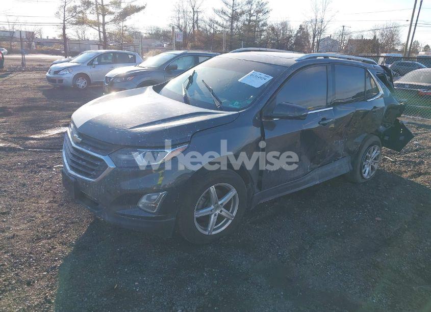 Photo 2 of 2018 Chevrolet Equinox (VIN 2GNAXSEV4J6295216)