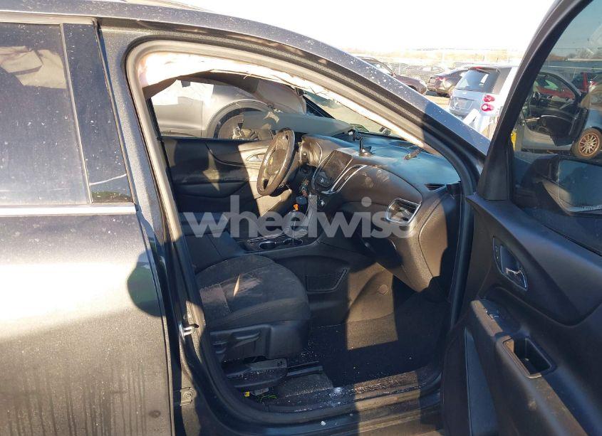 Photo 5 of 2018 Chevrolet Equinox (VIN 2GNAXSEV4J6295216)