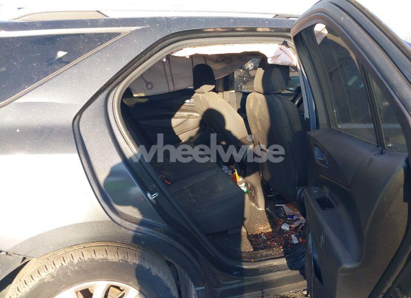 Photo 8 of 2018 Chevrolet Equinox (VIN 2GNAXSEV4J6295216)